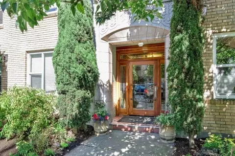 616 4th Ave W, Seattle, WA 98119
