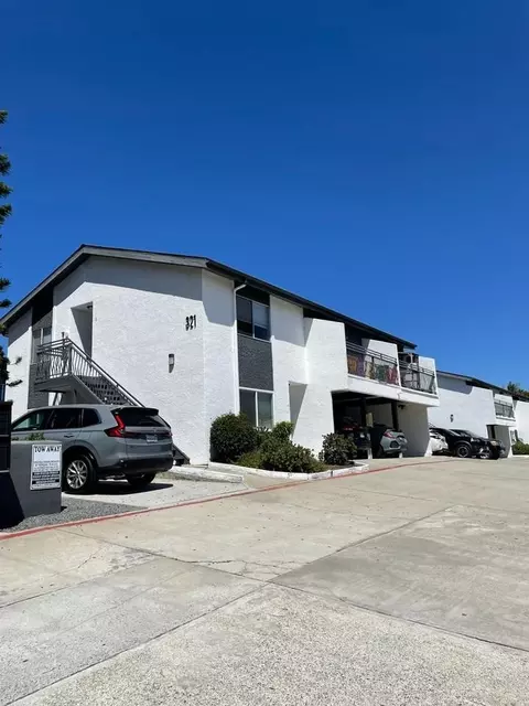 321 Hillside Ter, Vista, CA 92084