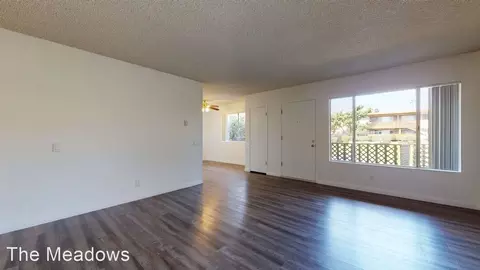 1110 Meadow Lake Dr, Vista, CA 92084