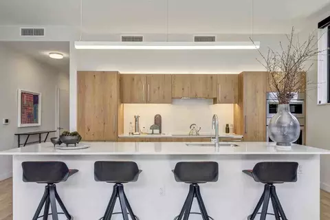 1661 Market St, Denver, CO 80202