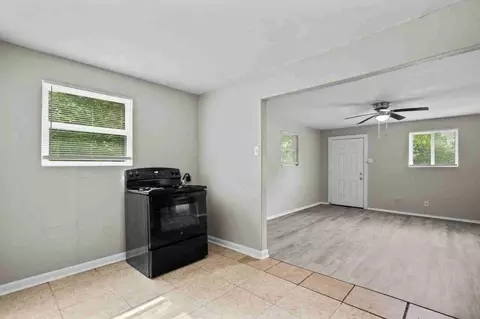 2328 Boss St, La Marque, TX 77568 photo 5