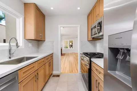 553 N Pine St, Orange, CA 92867 photo 7