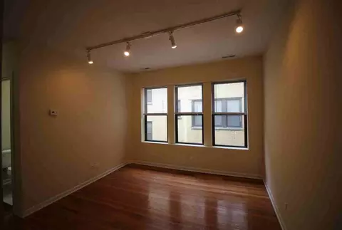 3001 W Lawrence Ave, Chicago, IL 60625