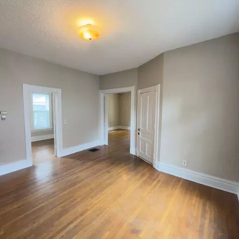 716 Jackson St NW, Grand Rapids, MI 49504