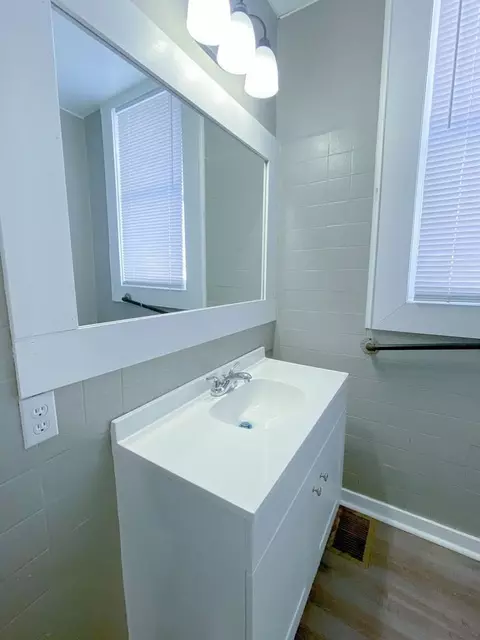 606 W 4th St, Marion, IN 46952