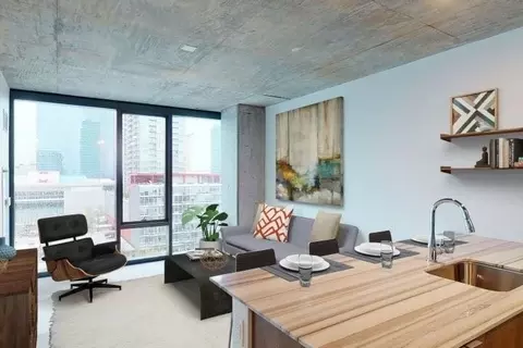2111 S Wabash Ave, Chicago, IL 60616