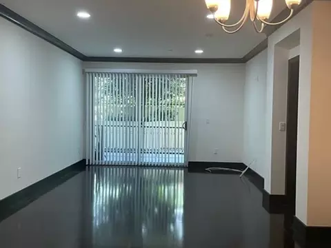10625 Bloomfield St, Los Angeles, CA 91602