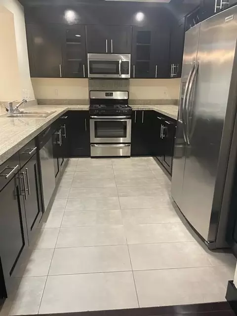 10625 Bloomfield St, Los Angeles, CA 91602