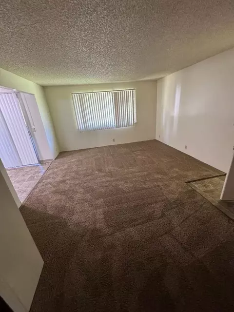 37 Cameo Dr, Chico, CA 95973