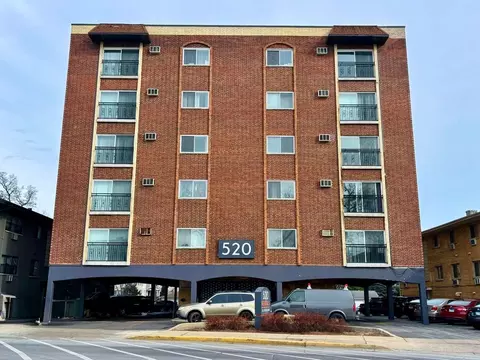 520 Des Plaines Ave, Forest Park, IL 60130