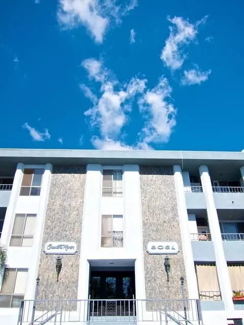 8061 Romaine St, West Hollywood, CA 90046