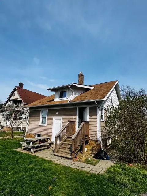 5103 Gifford Ave, Cleveland, OH 44144
