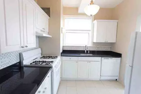 1642 E 56th St, Chicago, IL 60637