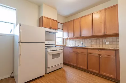 7202 NE Glisan St, Portland, OR 97213