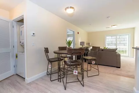 6 Macgregor Ct, Londonderry, NH 03053