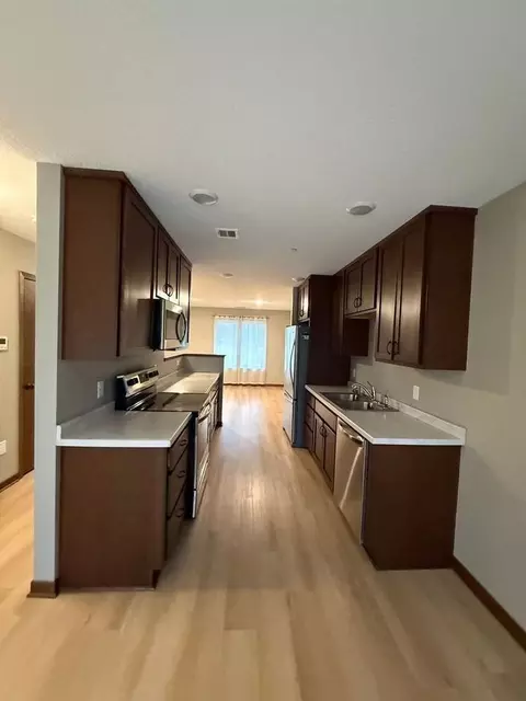 Hillcrest Ln, Northfield, MN 55057