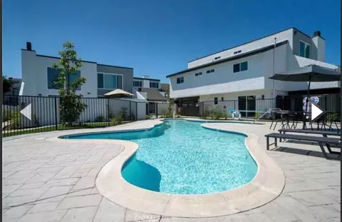 283 Avocado St, Costa Mesa, CA 92627