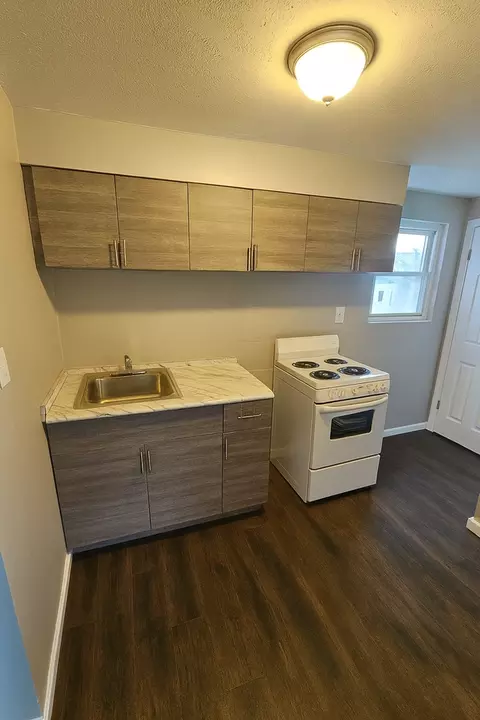 4400 Rocky River Dr, Cleveland, OH 44135