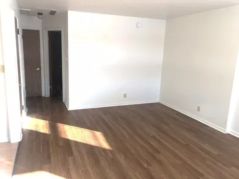 1108 And 1110 S Bahnson Ave #1104-1108, Sioux Falls, SD 57103