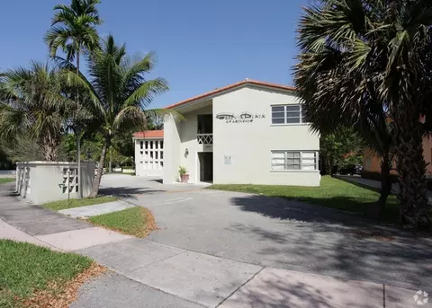 545 SW 24th St, Coral Gables, FL 33134