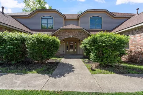 529 E Miracle Dr, Fayetteville, AR 72701