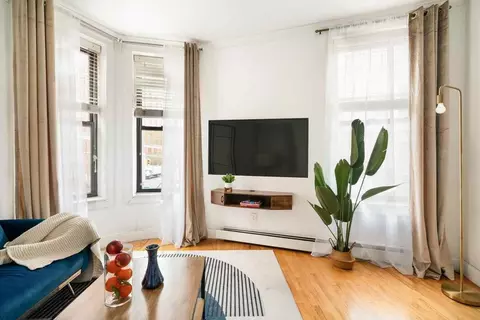 200 E 11th St, New York, NY 10003