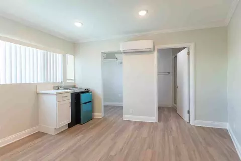 123 California Ave, Santa Monica, CA 90403