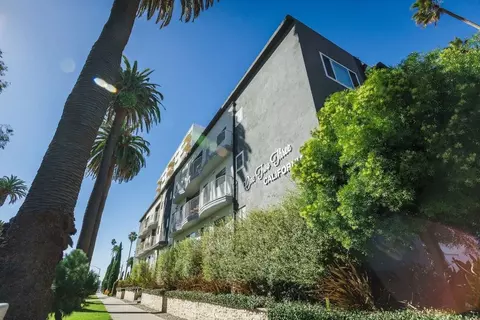 123 California Ave, Santa Monica, CA 90403
