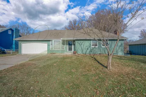 810 NE Mulberry St, Lees Summit, MO 64086