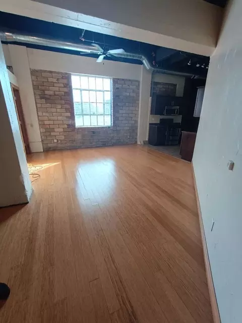 213 W Olive St #203, Springfield, MO 65806