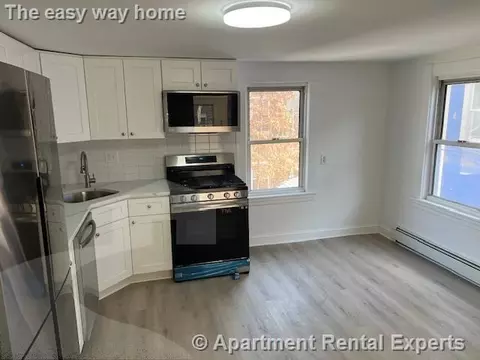 8 6th St #2, Cambridge, MA 02141