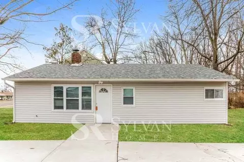 105 Border Rock Rd, Levittown, PA 19057