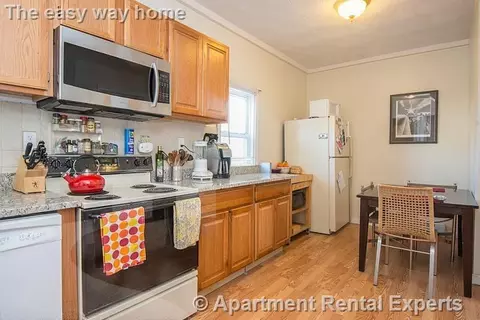 1105 Cambridge St #1, Cambridge, MA 02139