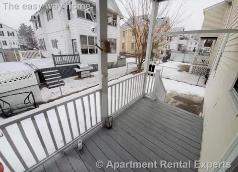 4 1st St #1, Medford, MA 02155
