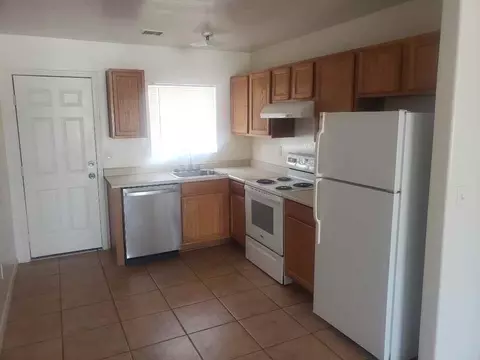403 N Sunshine Blvd #C, Eloy, AZ 85131