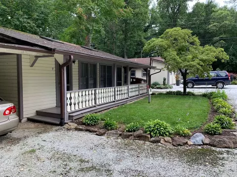 77 Snapdragon Ln, Hendersonville, NC 28739