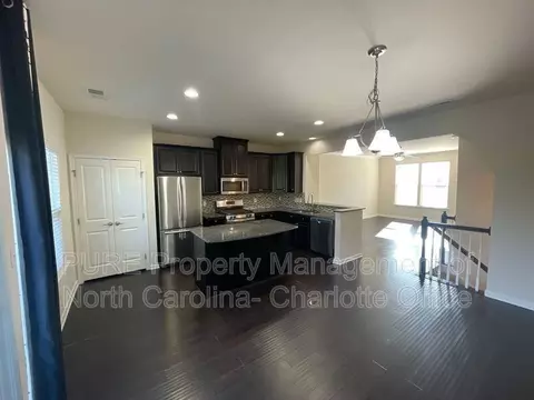 522 Pemberwich Pl, Cary, NC 27519