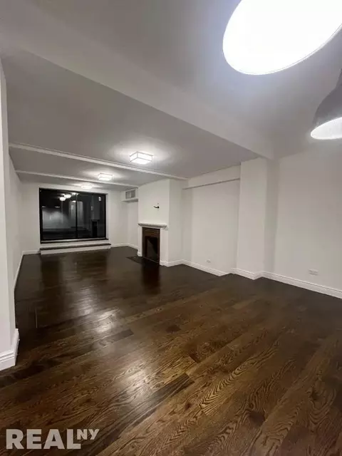 Undisclosed, New York, NY 10016