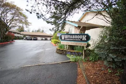 9140 SW Becker Dr, Raleigh Hills, OR 97223