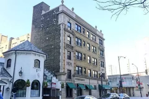 1164 N Dearborn St #405, Chicago, IL 60610