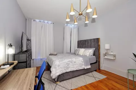 E 92nd St, New York, NY 10128