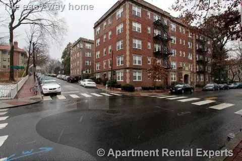 6 Agassiz St #4, Cambridge, MA 02140