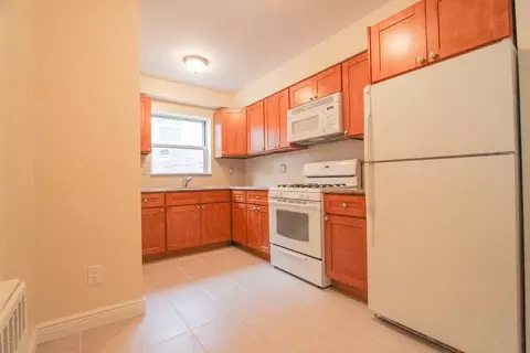 219 W 252nd St #1, New York, NY 10471