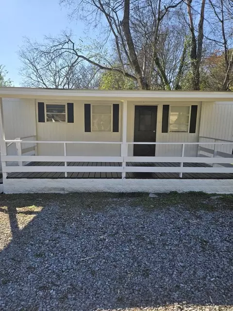 997 W Elmwood Dr #B, Chattanooga, TN 37405