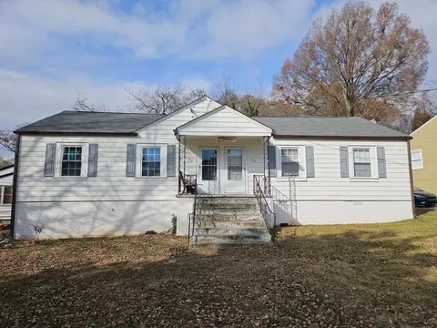 210 Lakewood Dr SE, Marietta, GA 30060