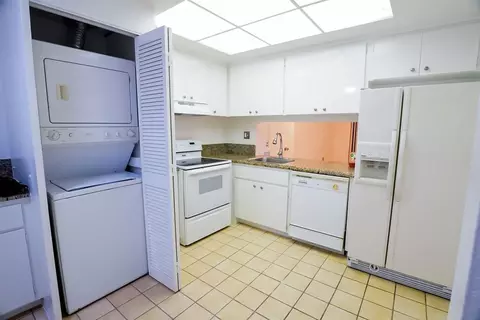 2500 Coral Springs Dr #106, Coral Springs, FL 33065