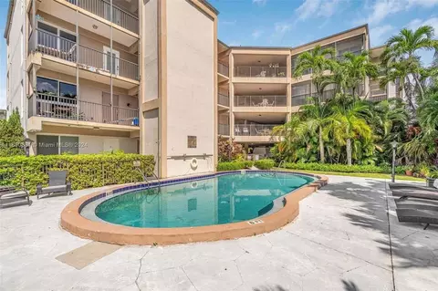 2420 Diana Dr #102, Hallandale Beach, FL 33009