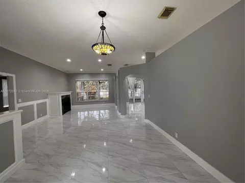 5263 SW 34th Way, Fort Lauderdale, FL 33312