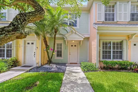 205 Mallory Ct #205, Weston, FL 33326