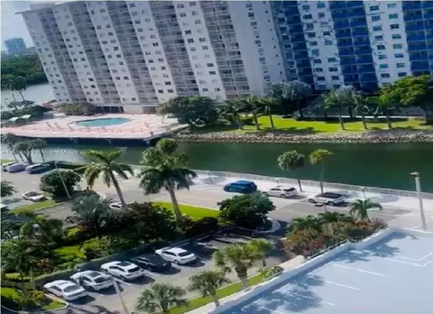 500 Bayview Dr #1031, Sunny Isles Beach, FL 33160
